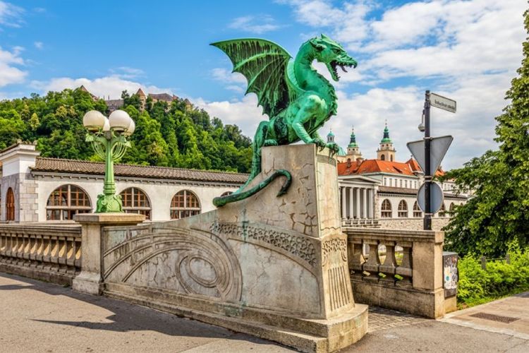 Dragon Bridge.jpg