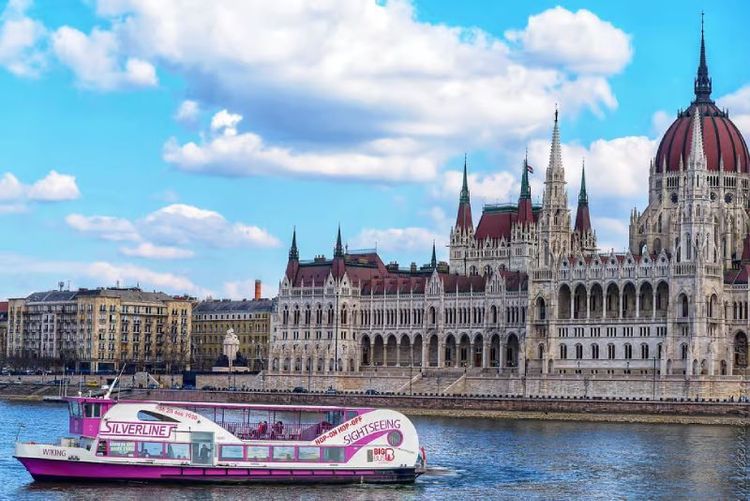 Budapest River Cruises - Silverline2.jpg