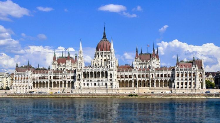 Hungarian Parliament Building.jpg