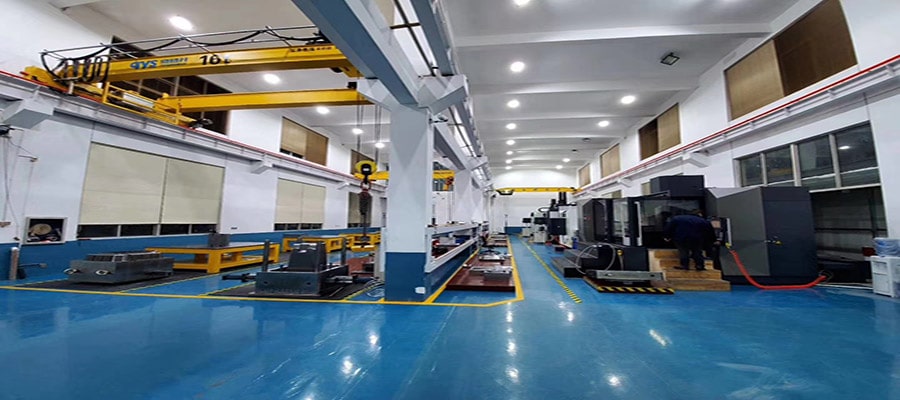 Safety aspects of housekeeping at injection molding plant