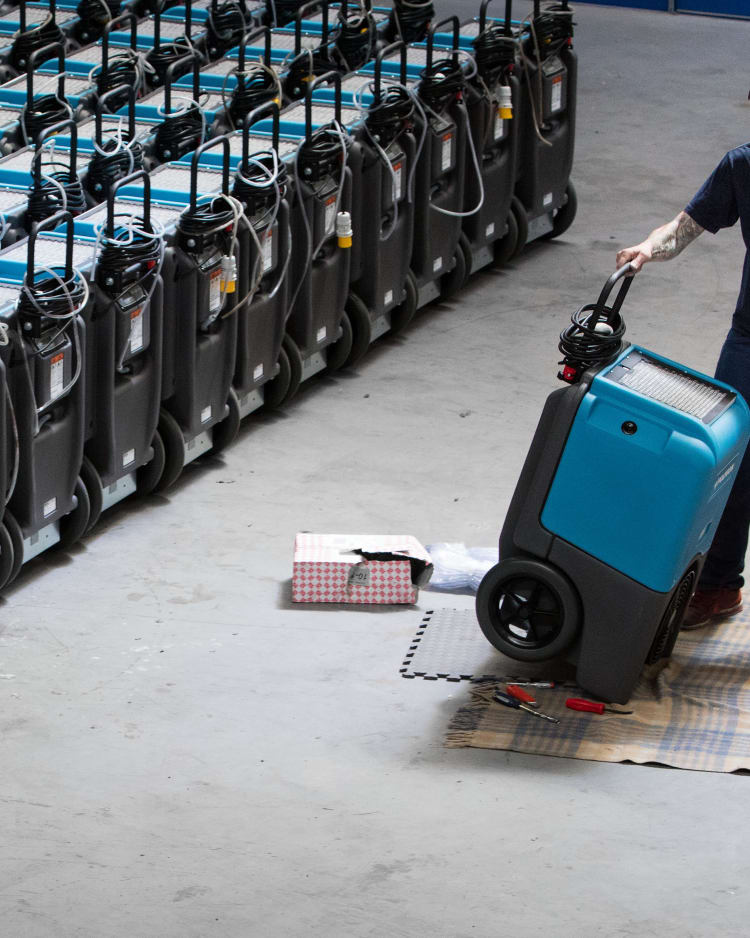 Polygon technichian with dryers