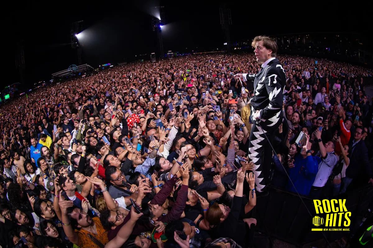 The Hives hace un llamado a las bandas de covers y anuncia la franquicia de sus conciertos en vivo