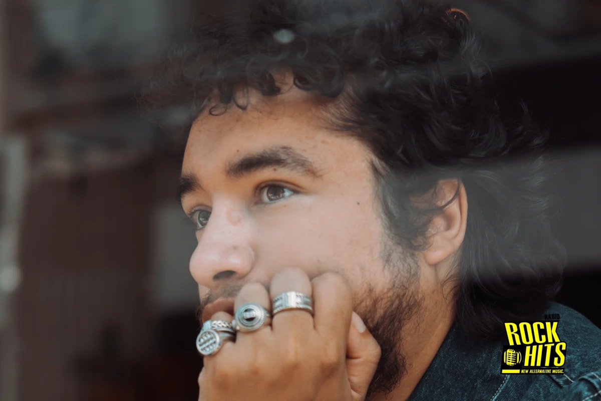 Yves Paquet Presenta Su Nuevo Single «It’s Not That Late», Coescrito con Guillaume Lamont (RHEA)