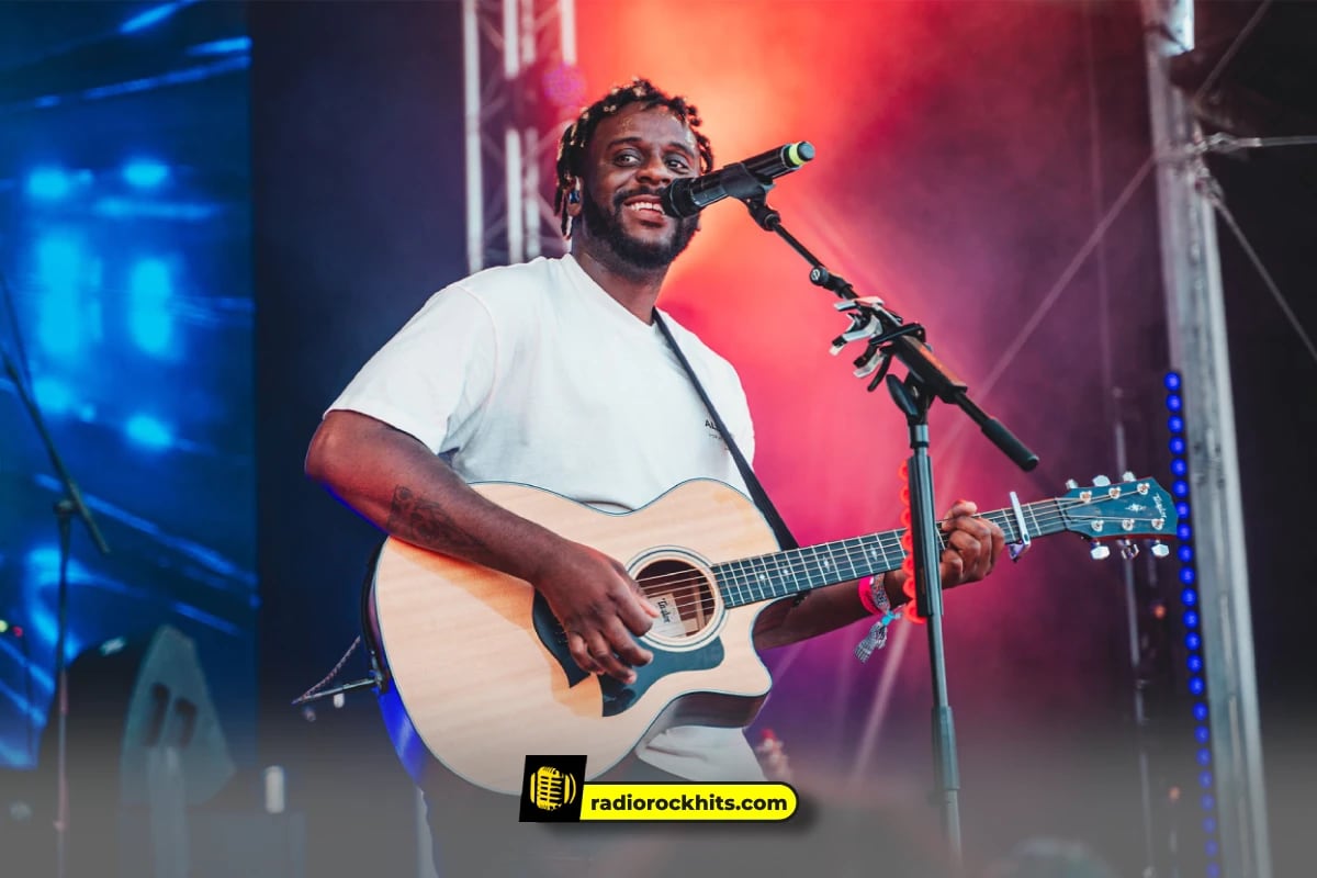 Myles Smith está inquieto por lanzar su nueva canción «My First Heartbreak» este viernes 25