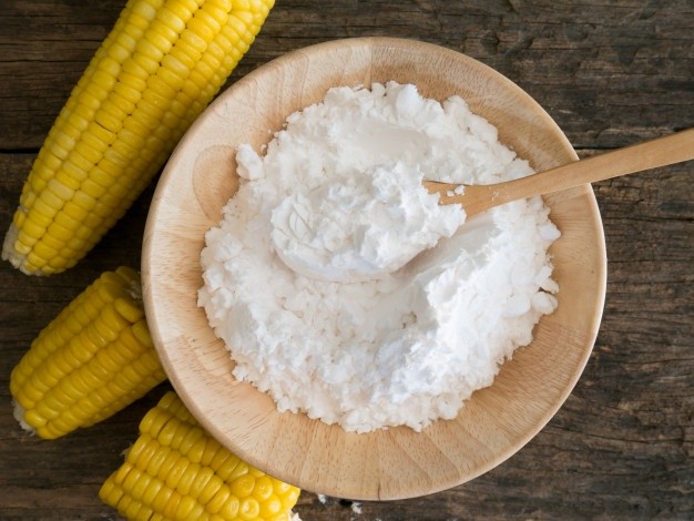 corn-flour-spoon-wooden_38038-46