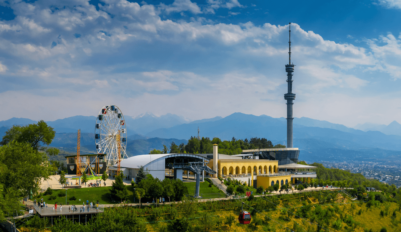 अल्माटी सिटी टूर: पहाड़, दर्शनीय स्थल और स्थानीय बाजार Tour landscape in Kazakhstan