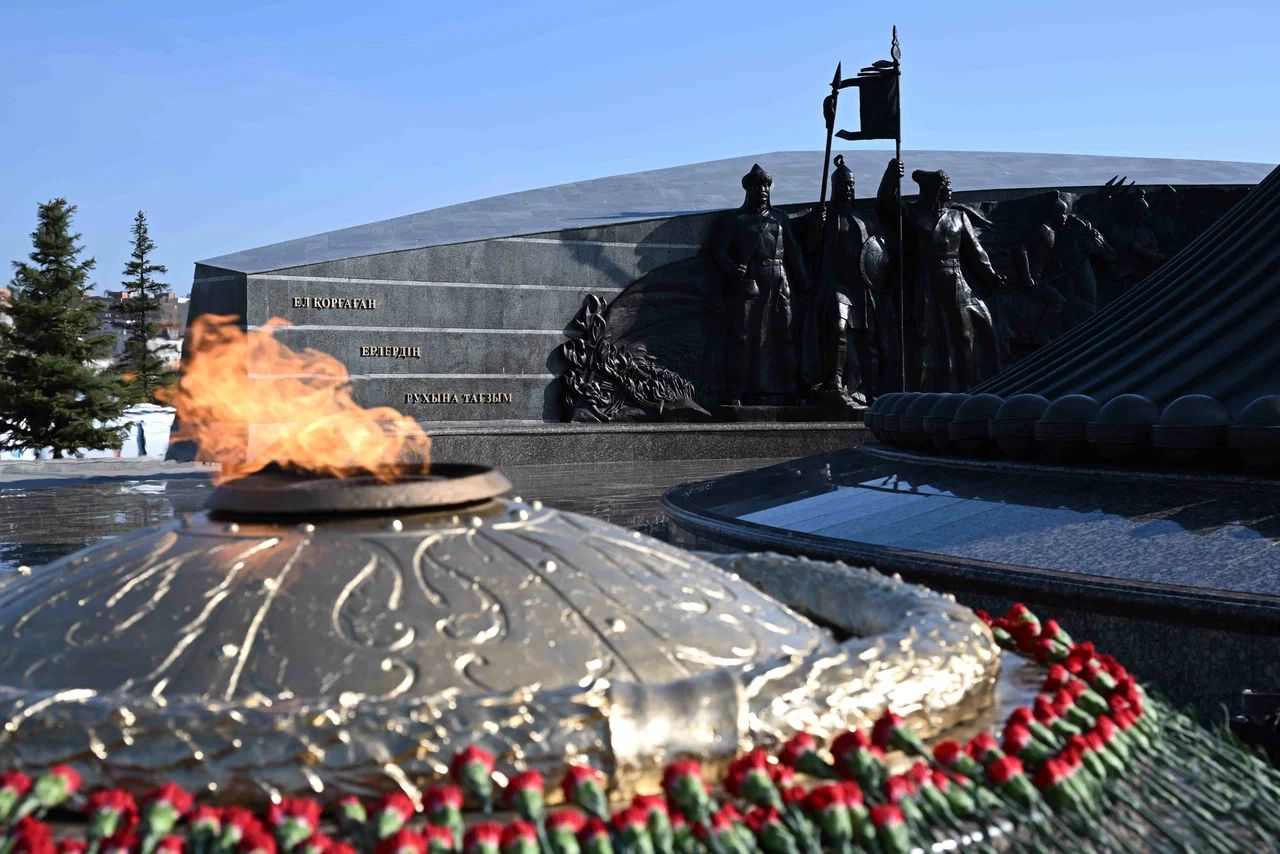 Монумент Защитникам Отечества