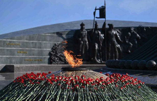 Монумент Защитникам Отечества