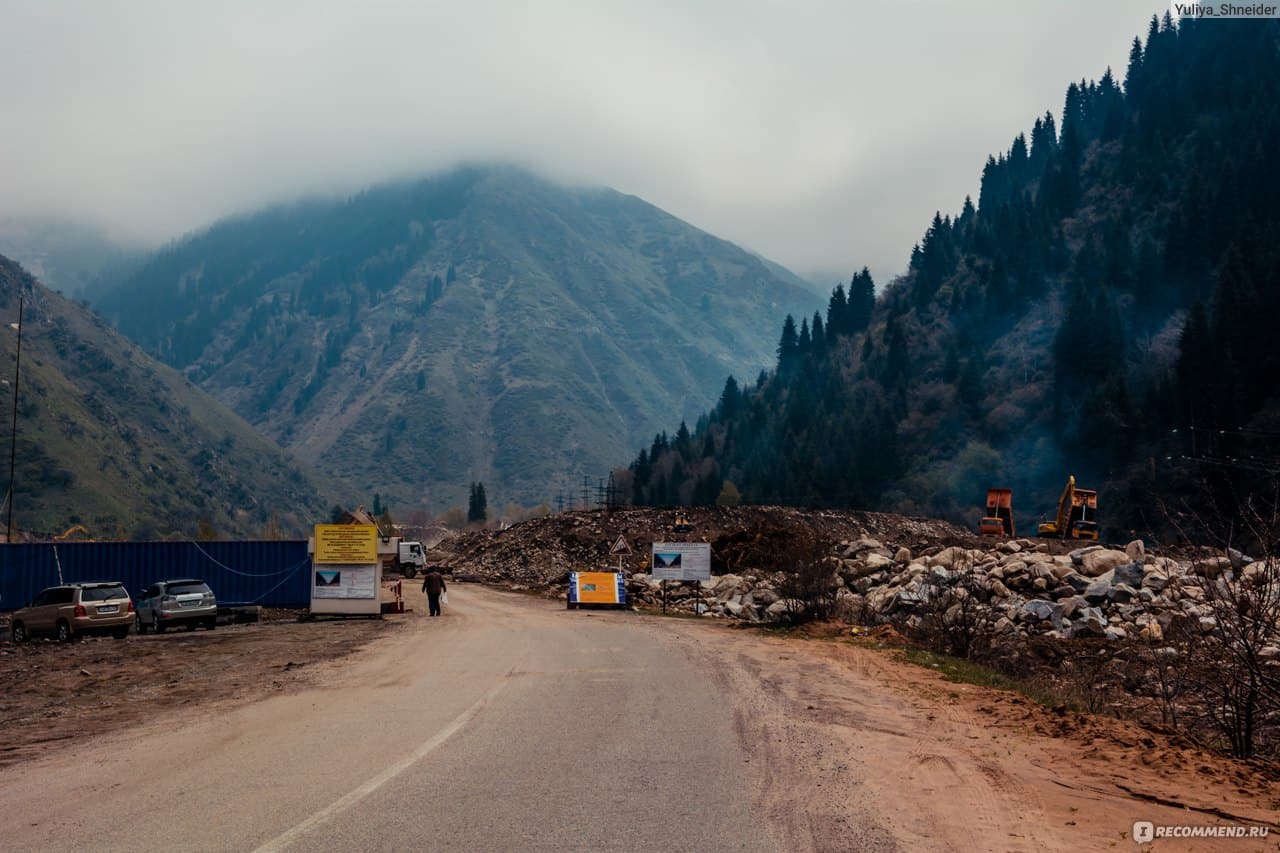 Большое Алматинское озеро (БАО): бирюзовая жемчужина Тянь-Шаня landscape in Kazakhstan