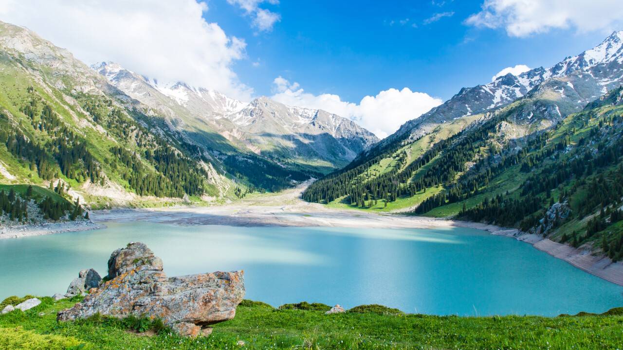 Большое Алматинское озеро (БАО): бирюзовая жемчужина Тянь-Шаня nature and attractions in Kazakhstan