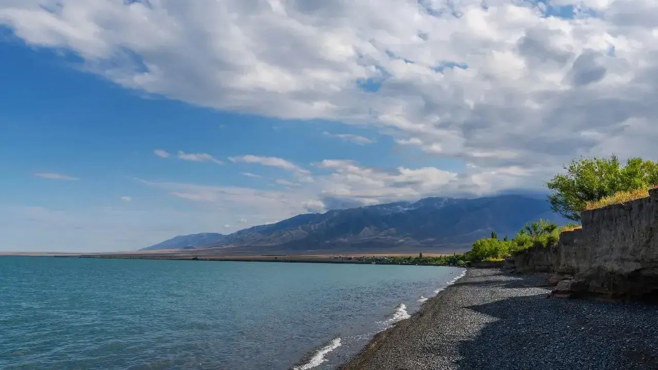 **Путеводитель по региону Абай: Семей и наследие Восточного Казахстана**