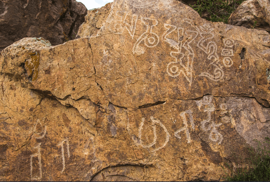 Что особенного в Тамгалы Тас at Петроглифы Тамгалы Тас, Kazakhstan