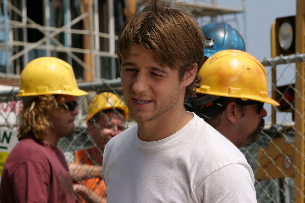 ben mckenzie wants to reboot the o.c.