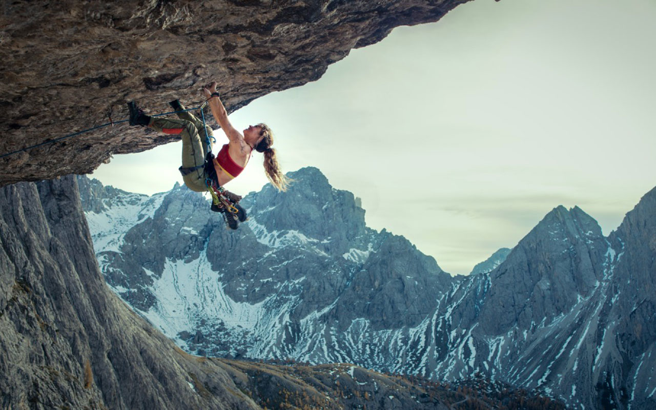 cliffhanger reboot is finally moving, no mid this time