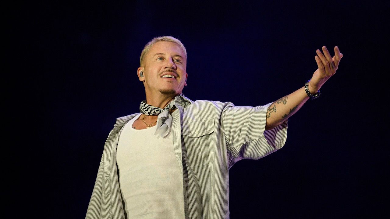 macklemore giving away million dollar ed sheeran tour cash to palestine