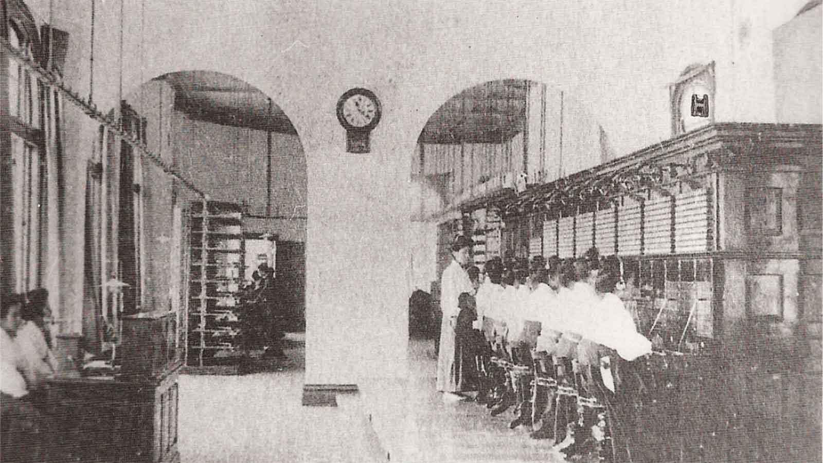 15 historical photos that will make you want to cancel capitalism immediately