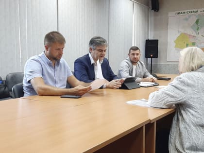 Партийцы ответили на вопросы жителей Люберец по благоустройству и землепользованию