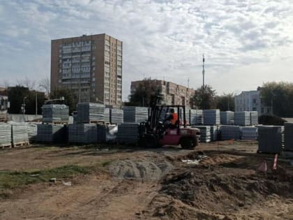 Подольск: Прогресс в строительстве стелы «Город трудовой доблести»