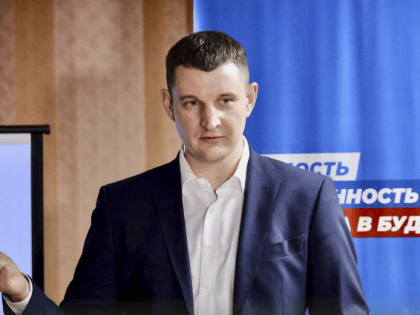 Секретарь местного отделения партии «Единая Россия» Денис Семенов посетил г. Электрогорск, где провел встречу с учителями городских школ