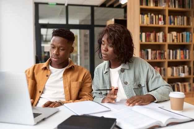 7 Ways To Effectively Manage Your Time When Studying And Working: Nigerian Students