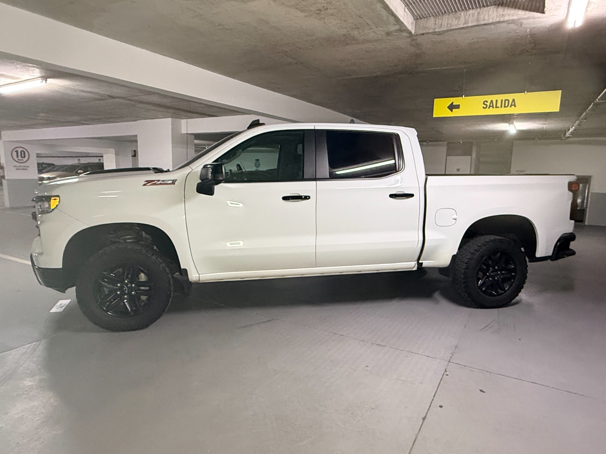 Vehicle media 3