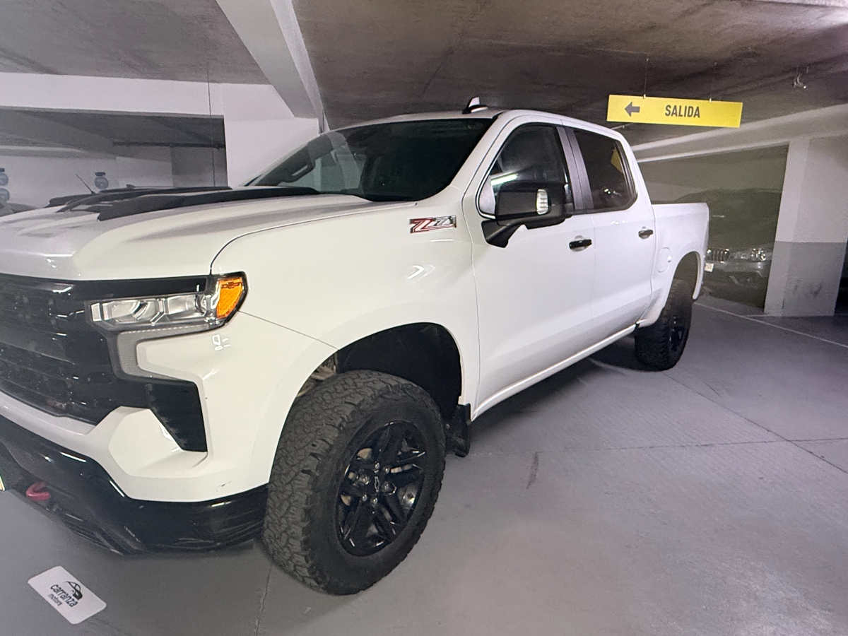 Vehicle media 4