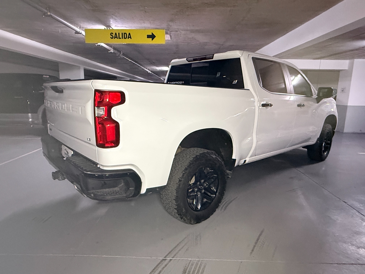 Vehicle media 7