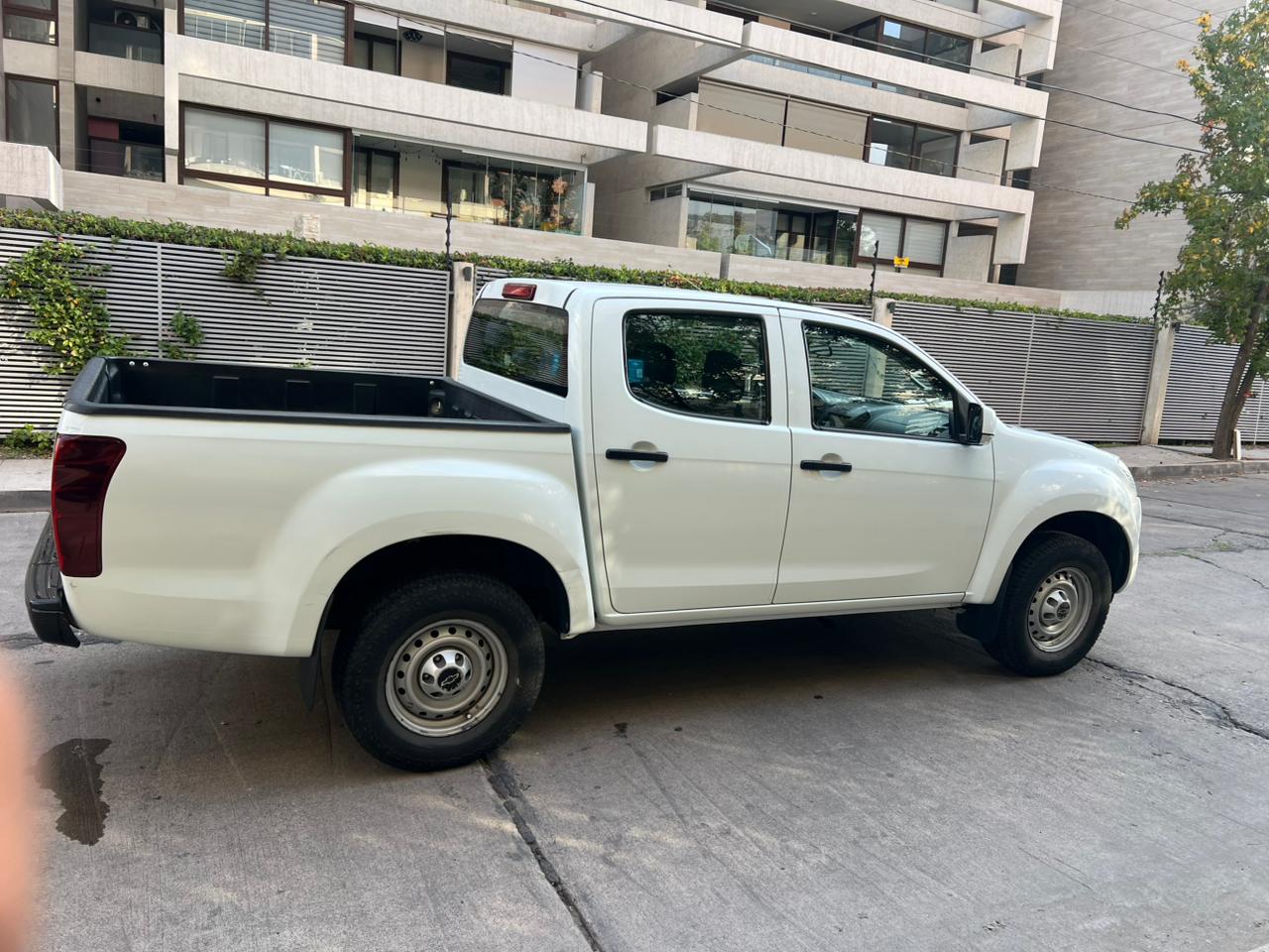 Vehicle media 8