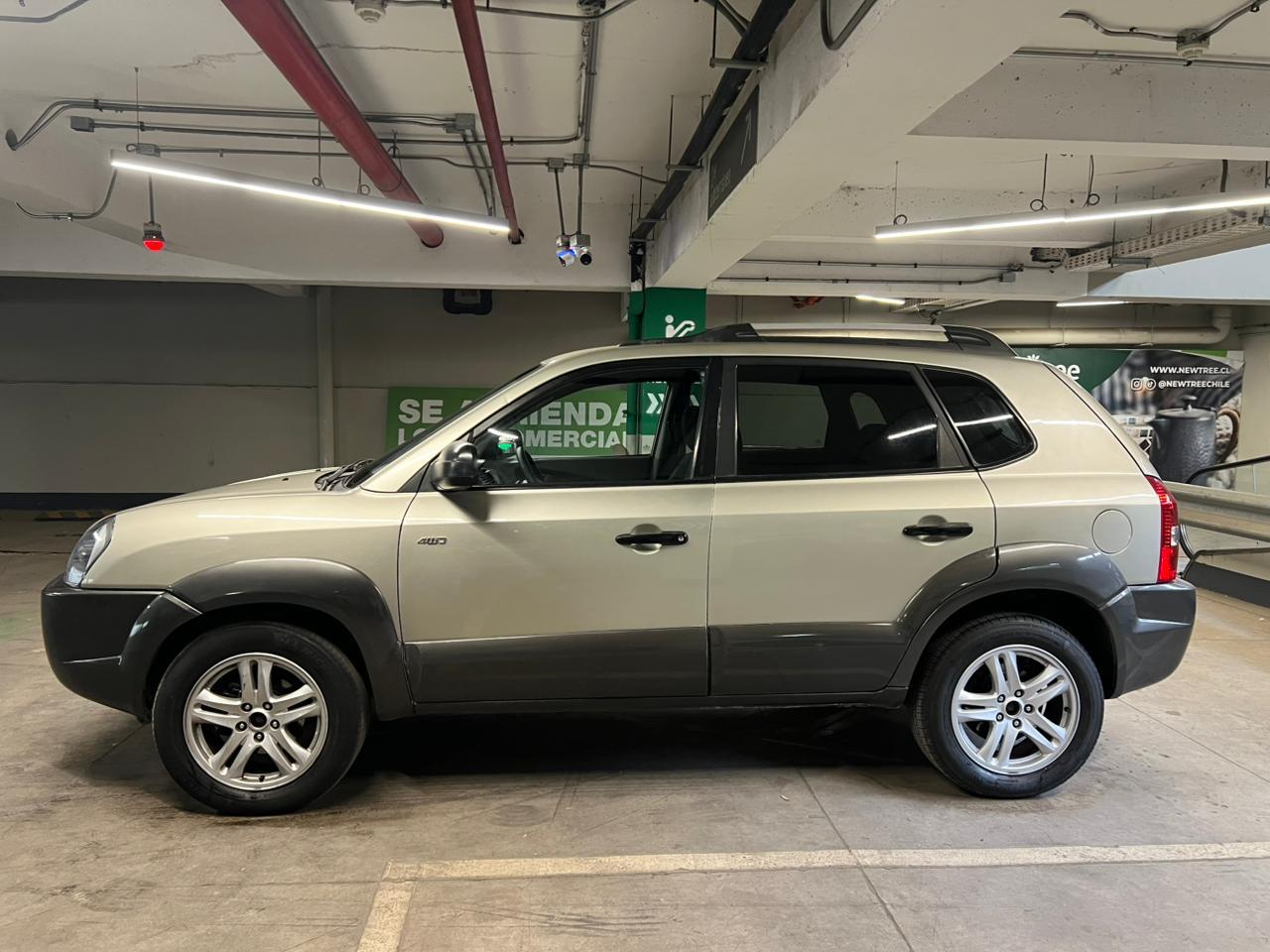 Vehicle media 4