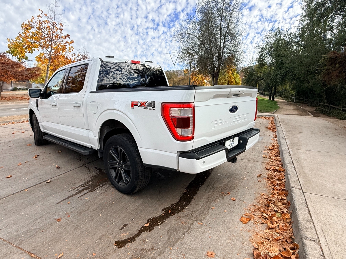 Vehicle media 7