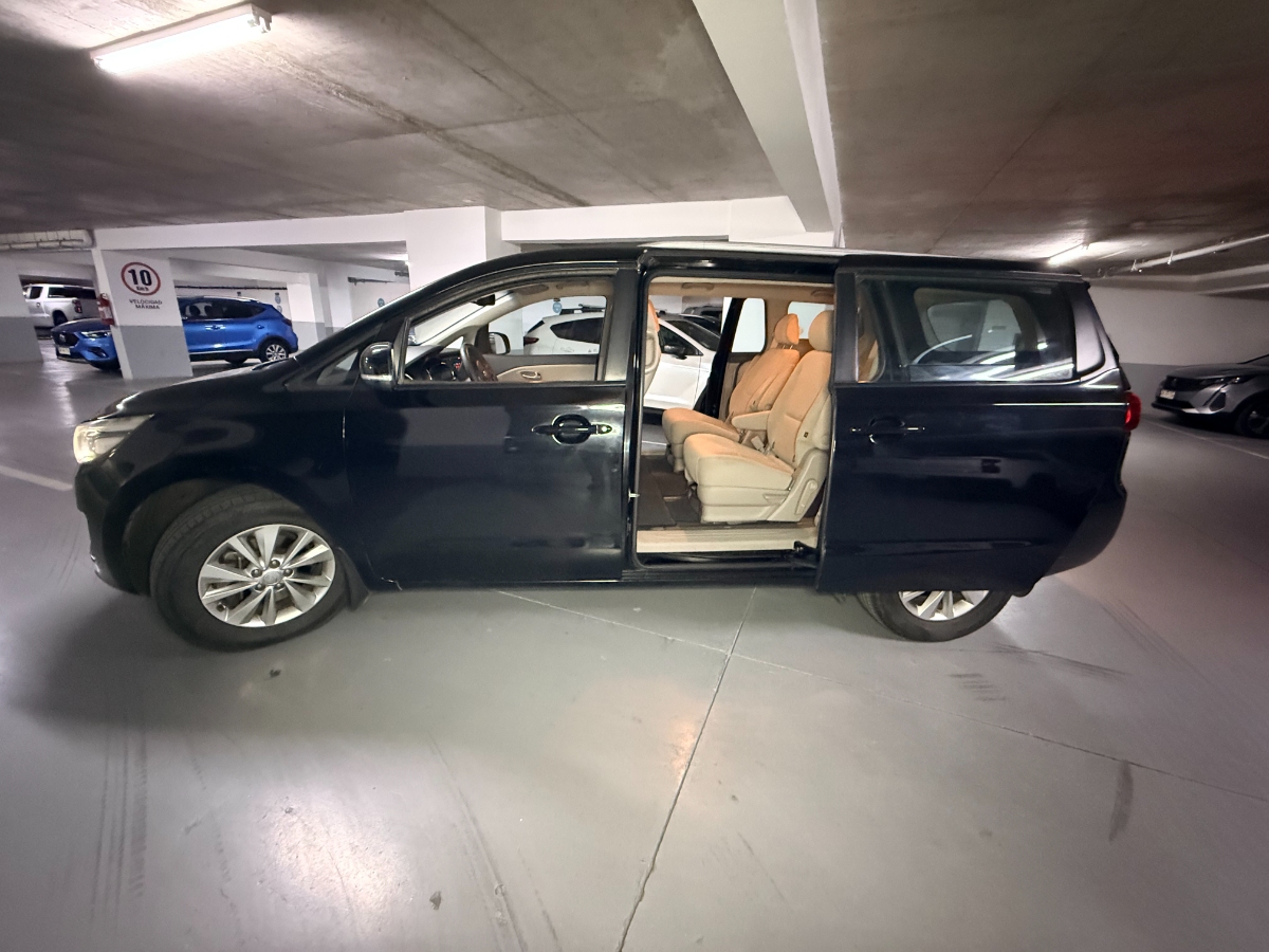 Vehicle media 9