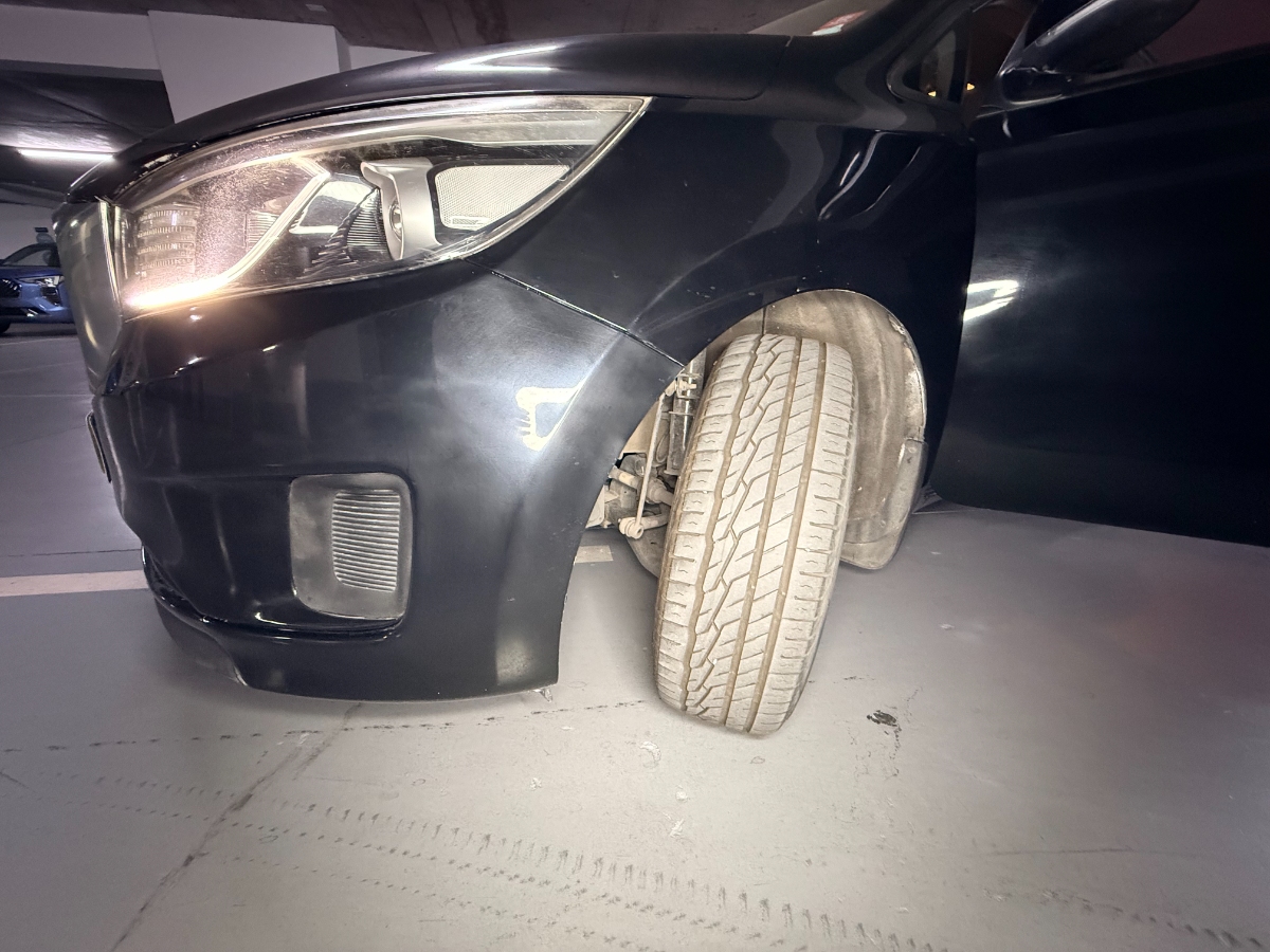 Vehicle media 10