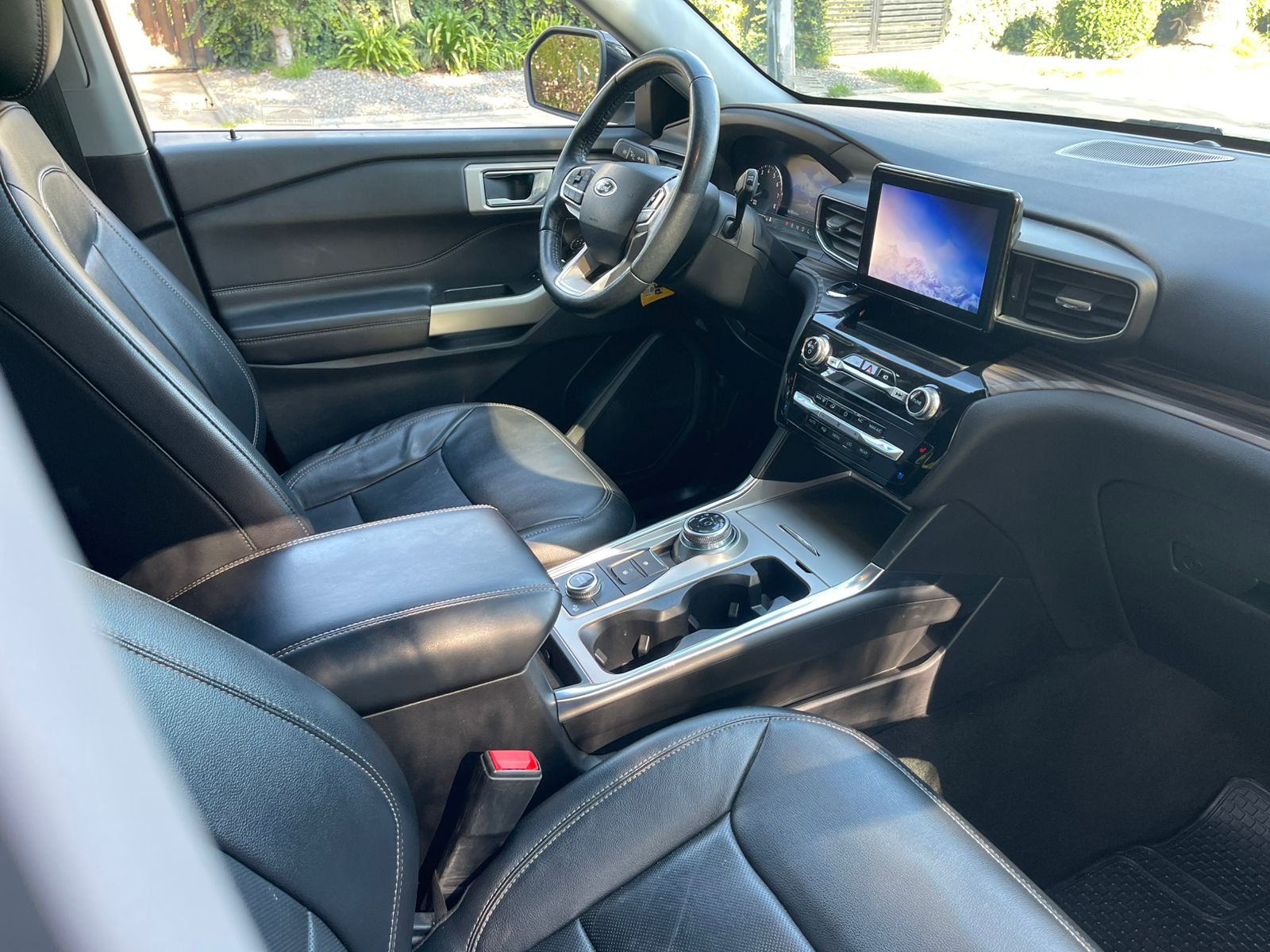 Vehicle media 8