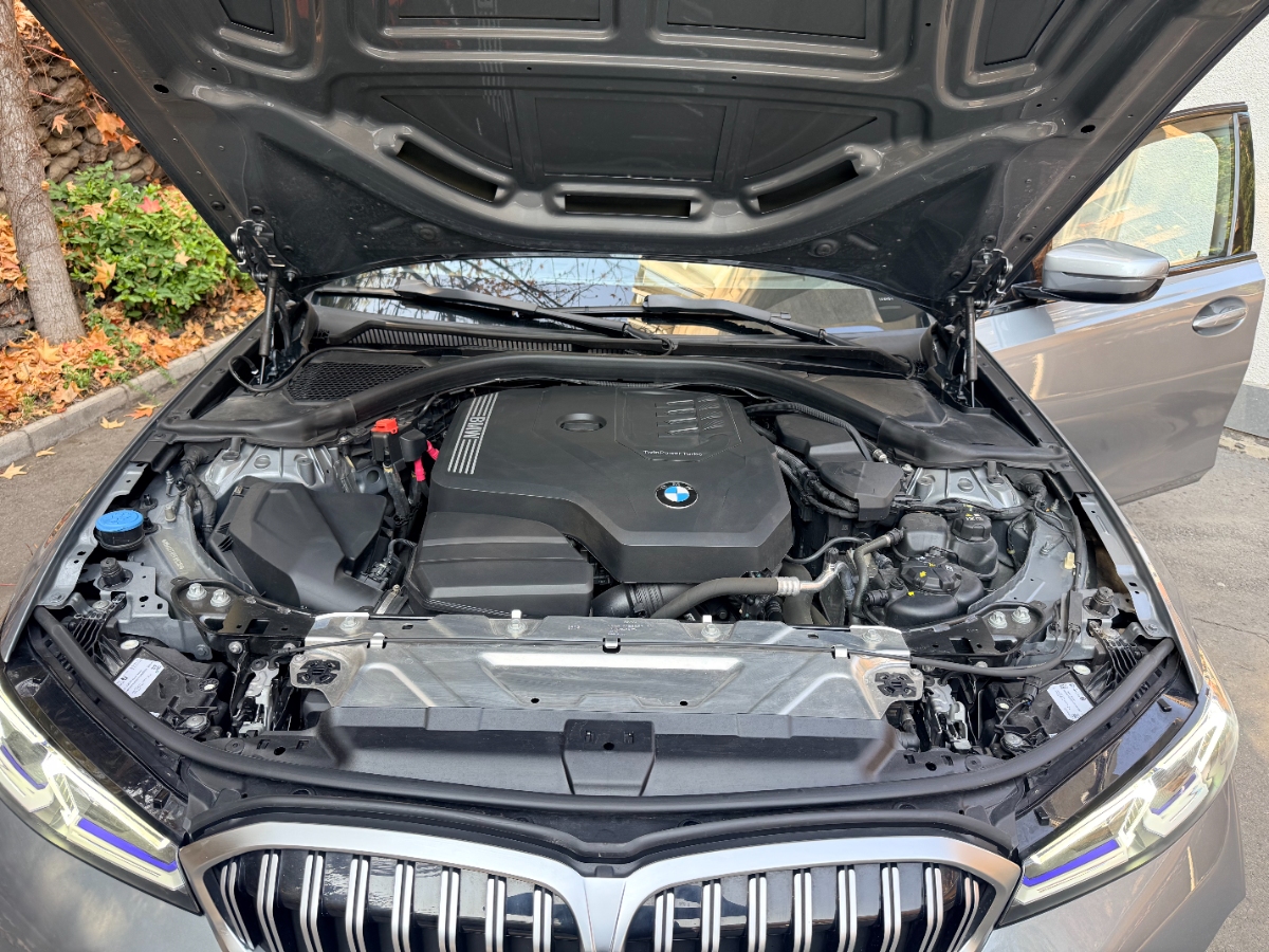 Vehicle media 20