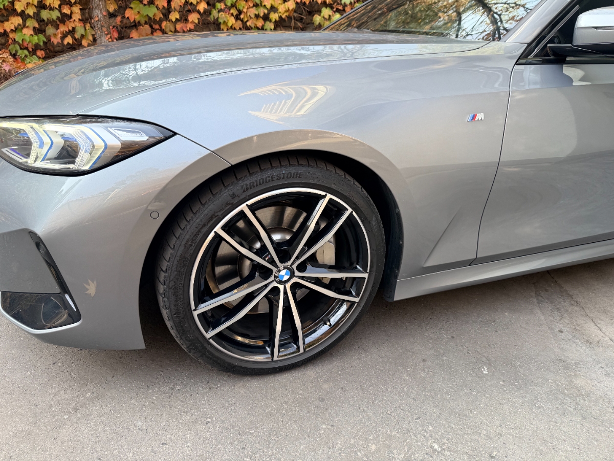 Vehicle media 11