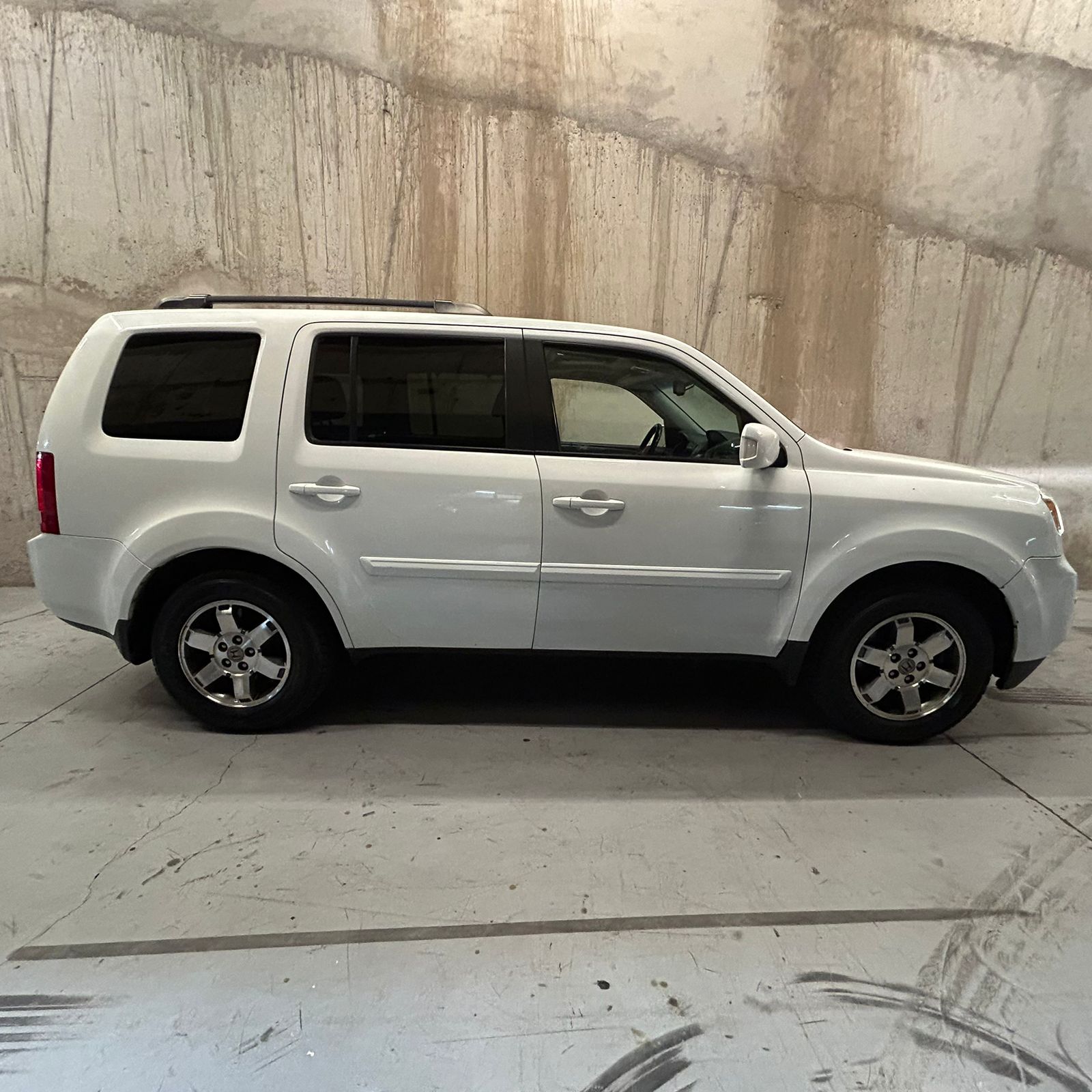 Vehicle media 6