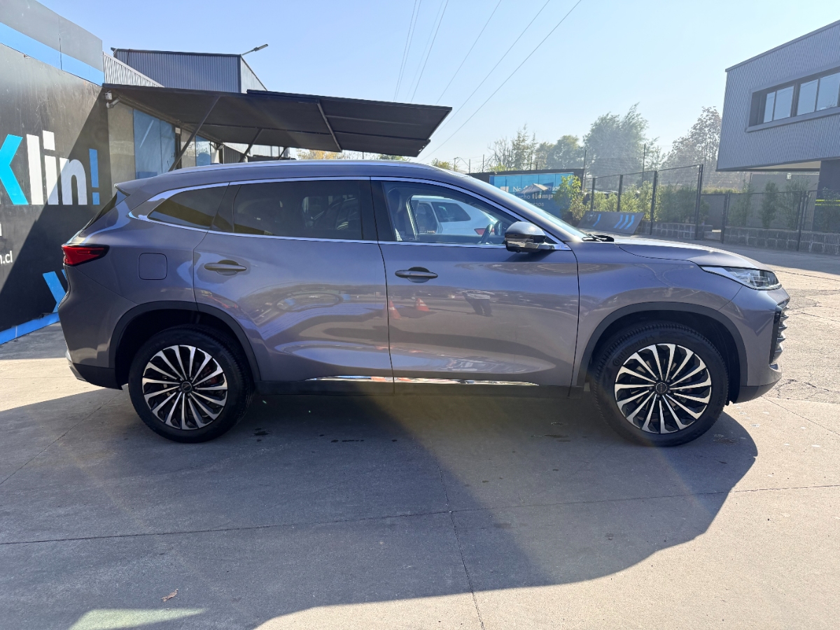 Vehicle media 3