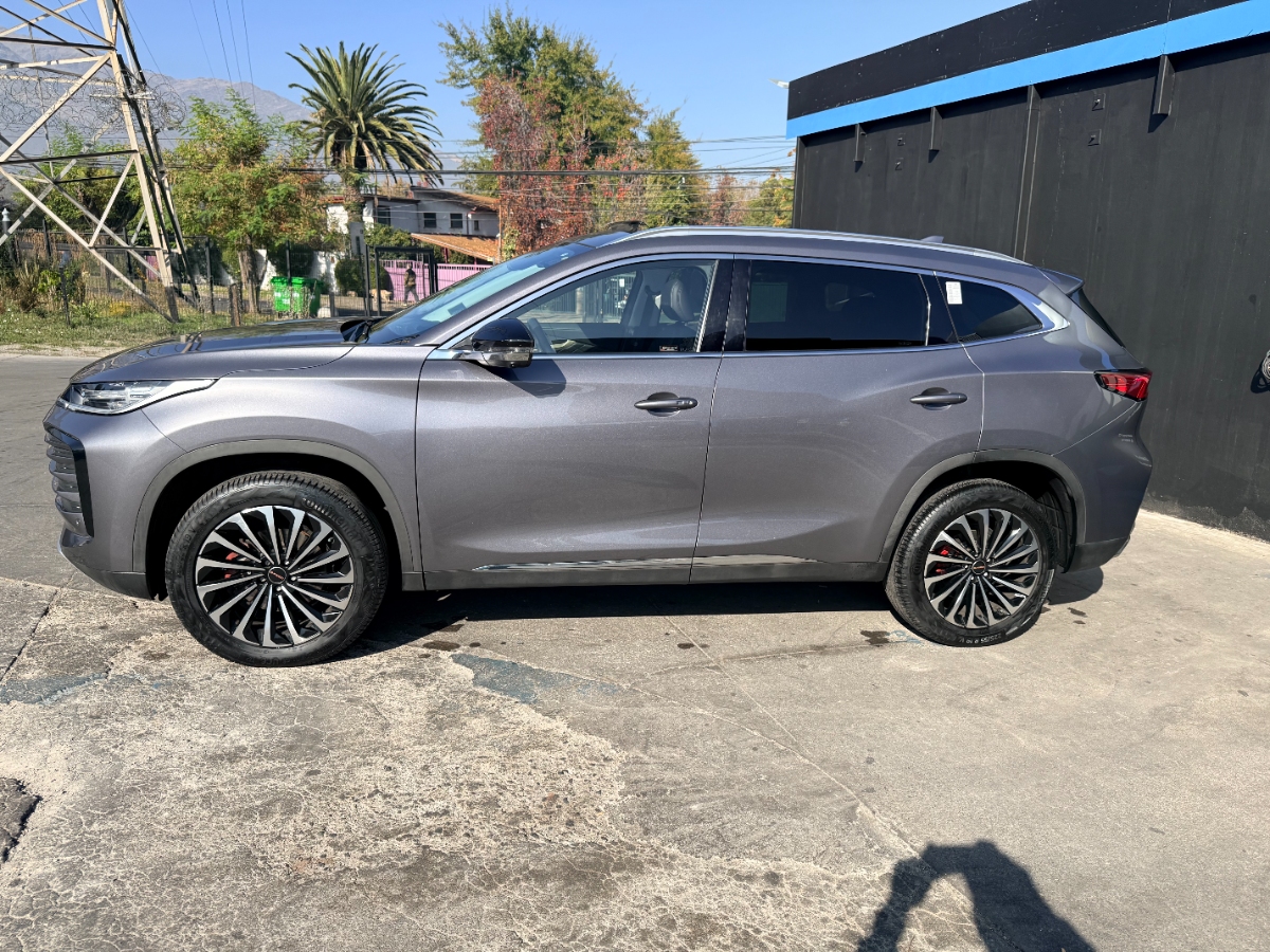 Vehicle media 9