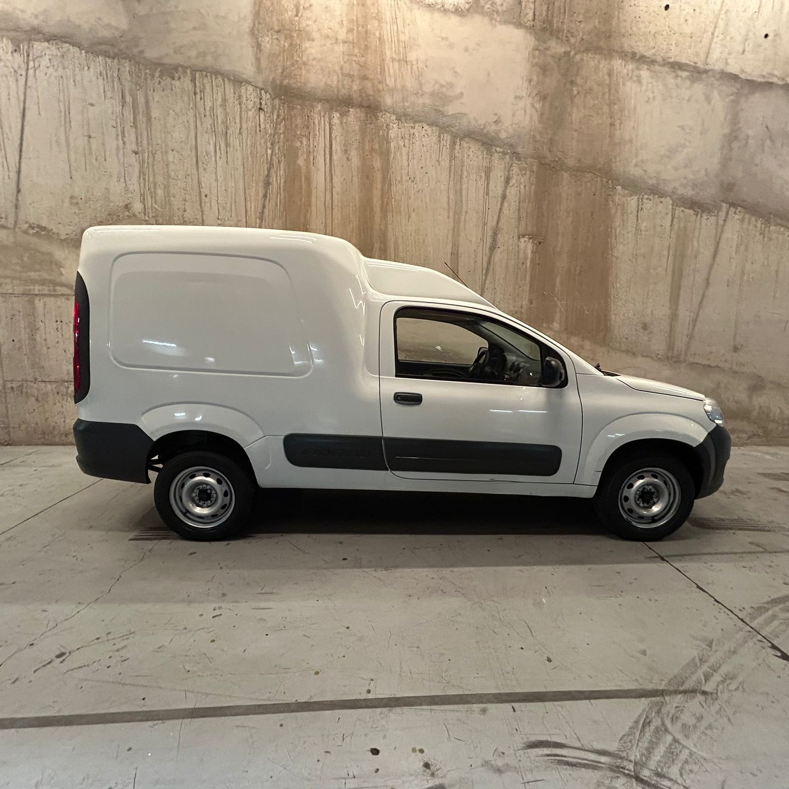 Vehicle media 6
