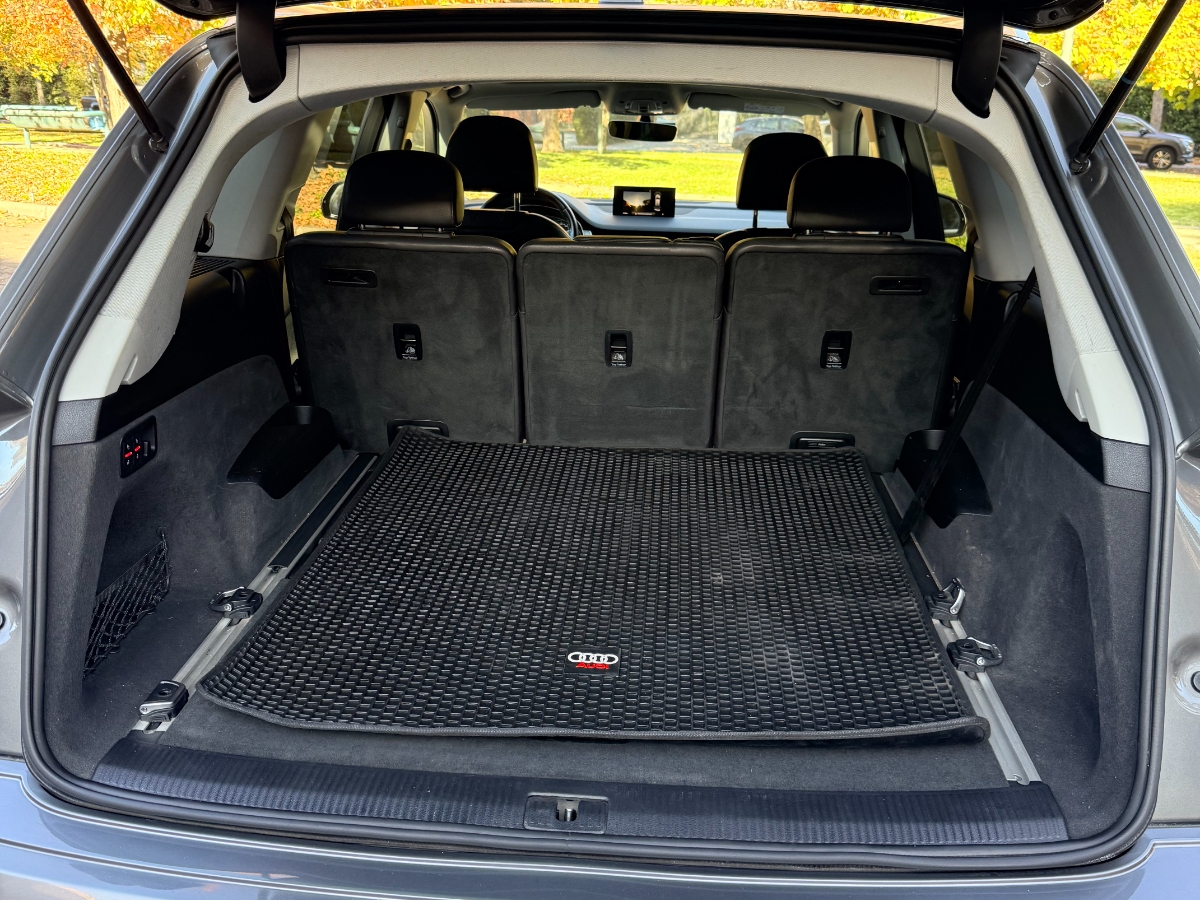 Vehicle media 9