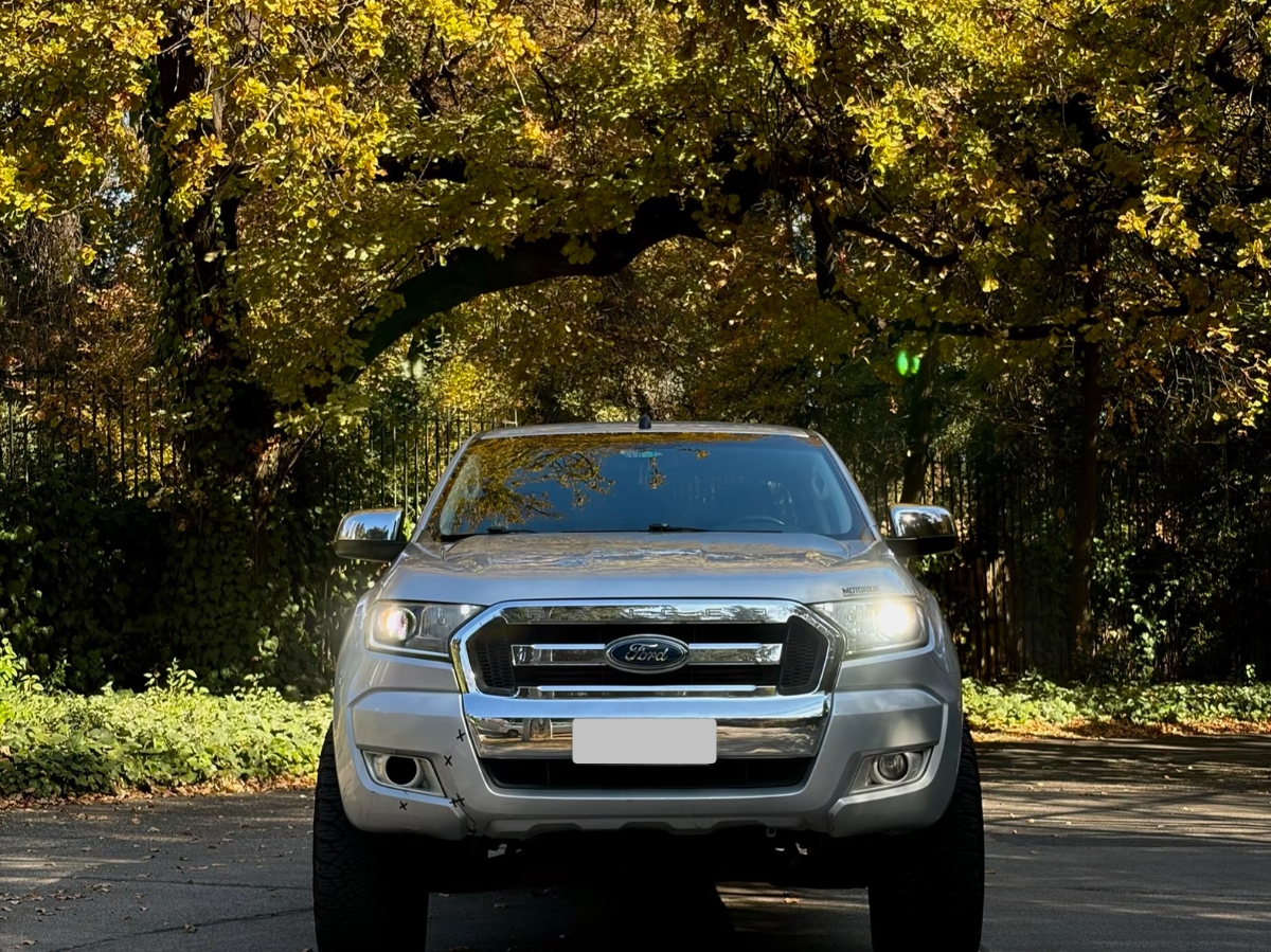 Vehicle media 4