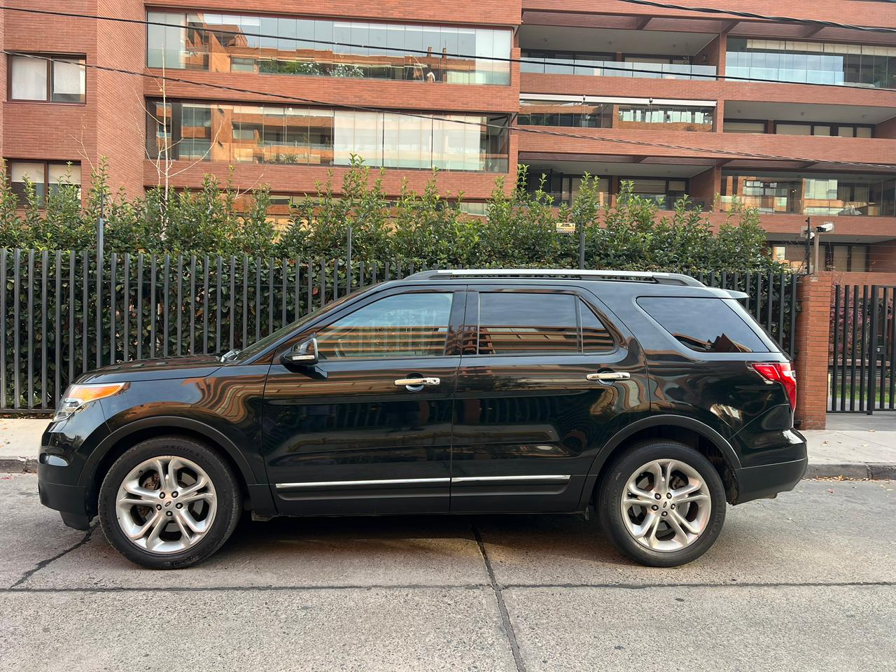 Vehicle media 4