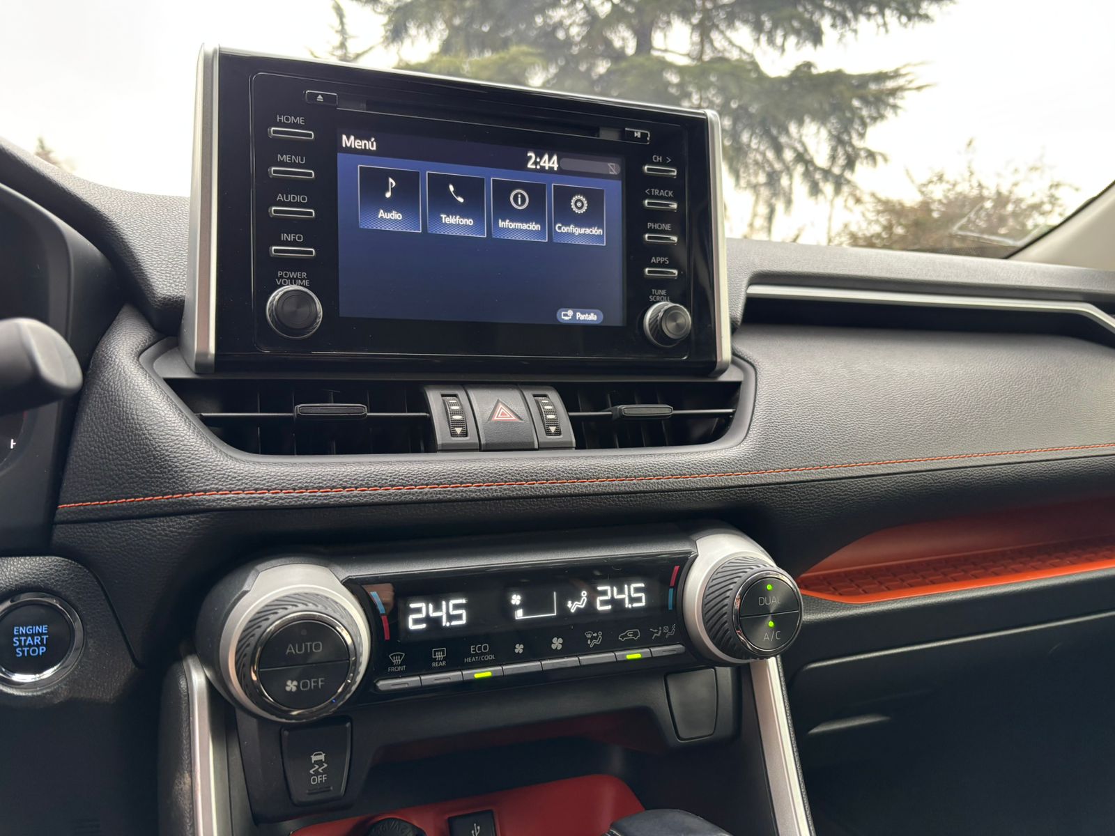 Vehicle media 4