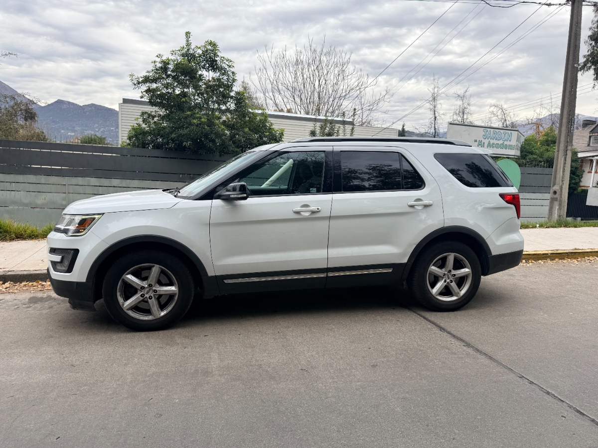Vehicle media 7