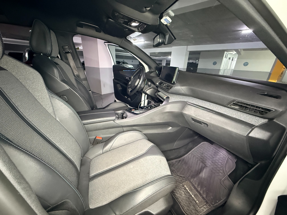 Vehicle media 14