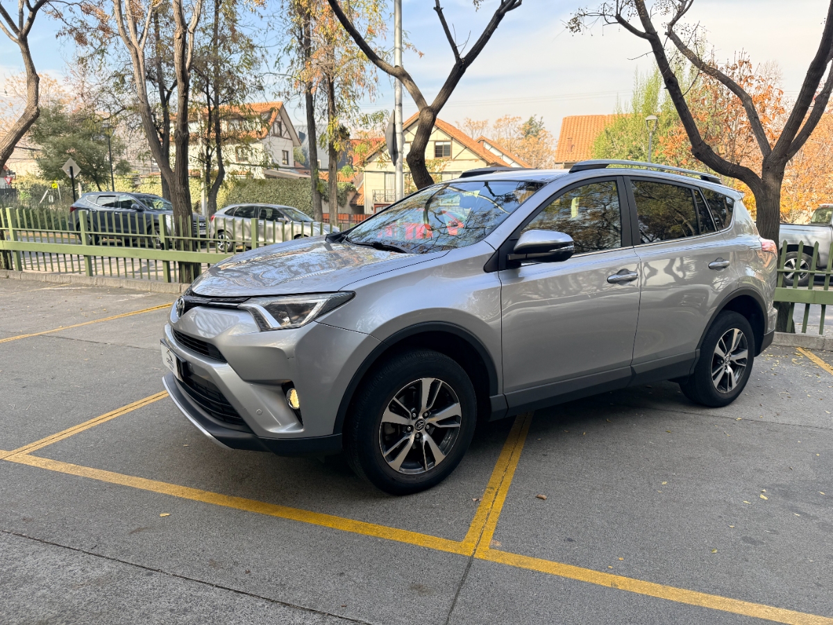 Vehicle media 8