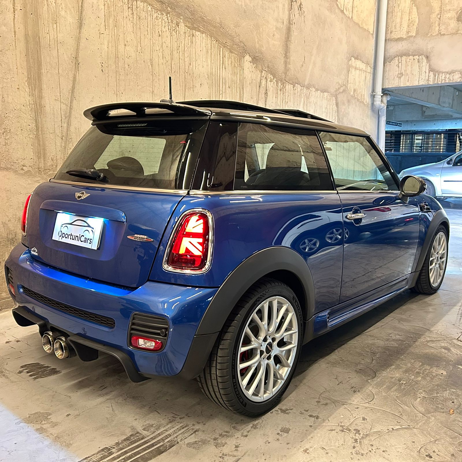 Vehicle media 5