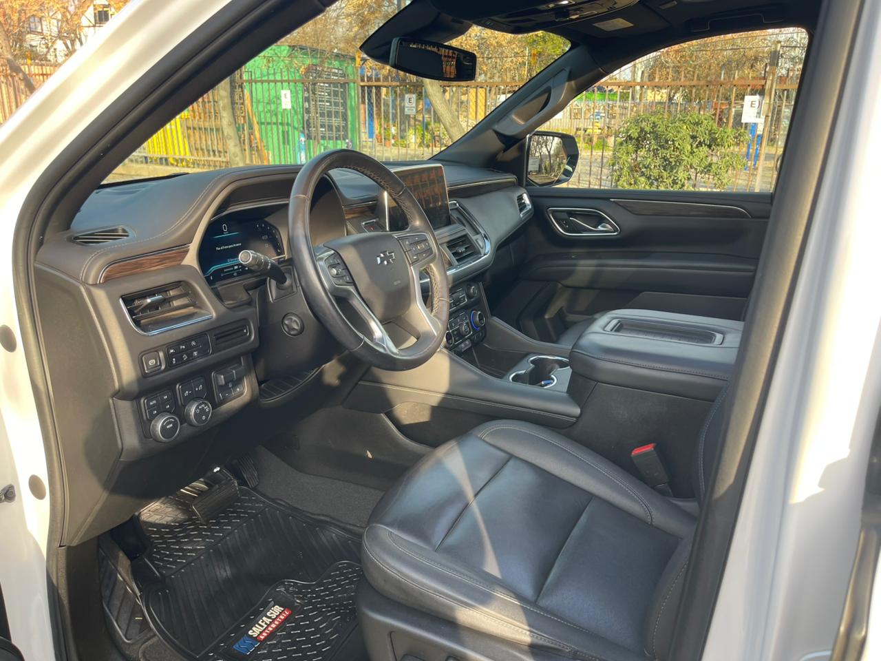 Vehicle media 8