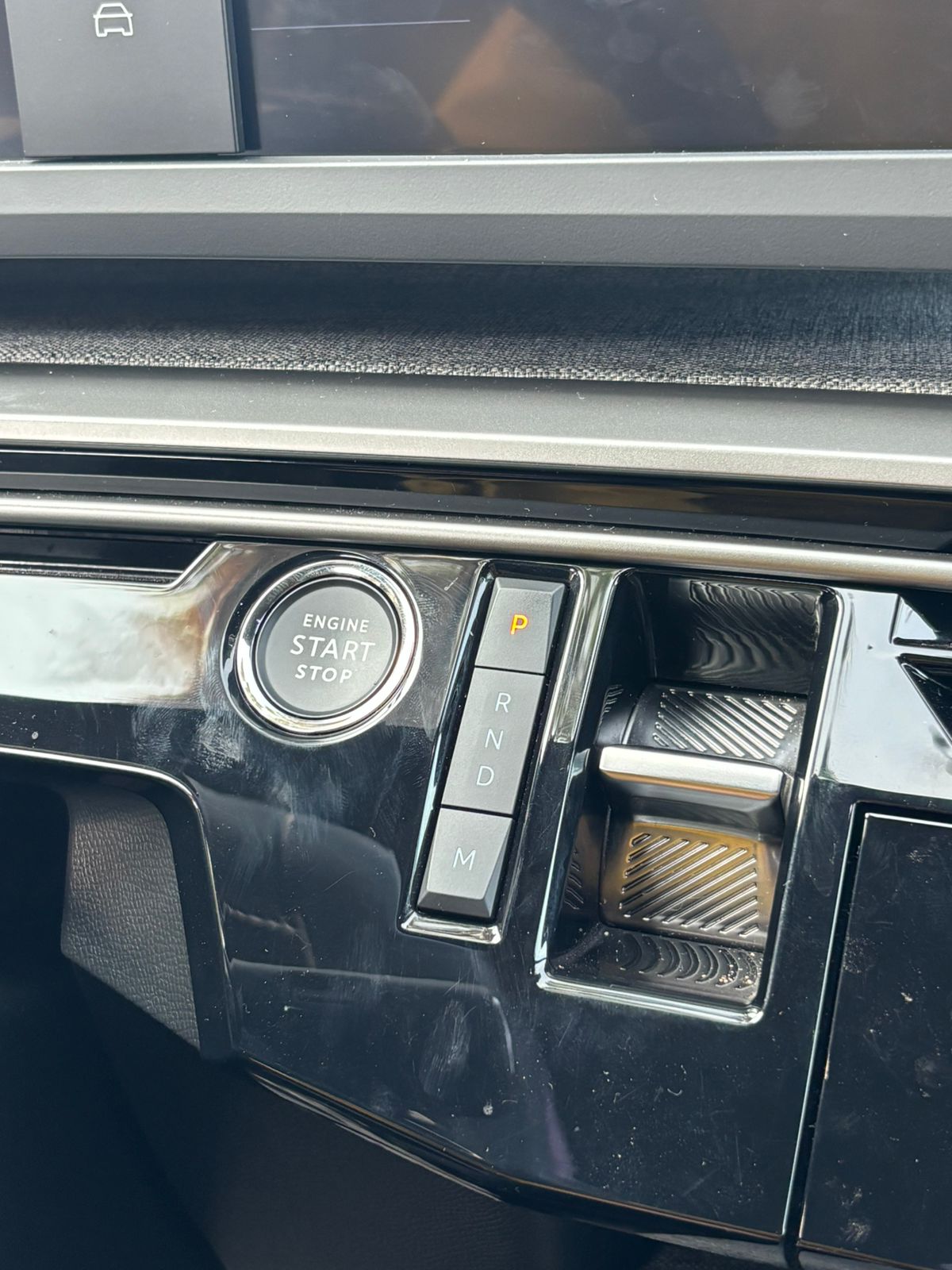 Vehicle media 9