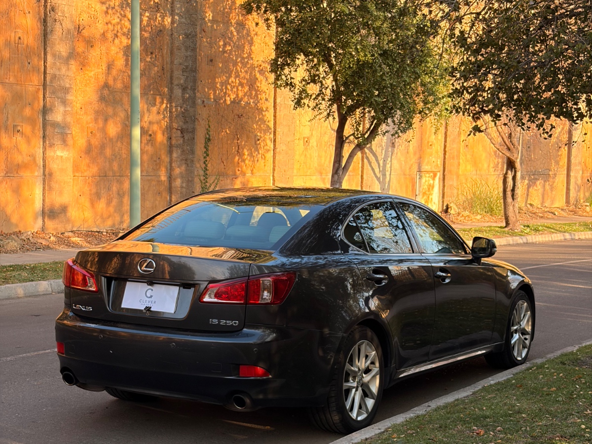 Vehicle media 5